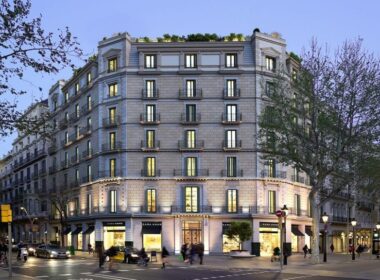 Эксклюзивные квартиры в Барселоне с террасой и бассейном