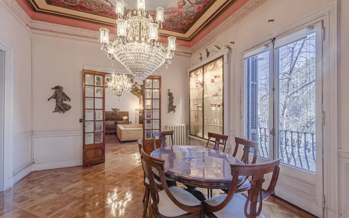 Квартира в Ешампле Дрета, Барселона, 3 спальні, стиль модернізм