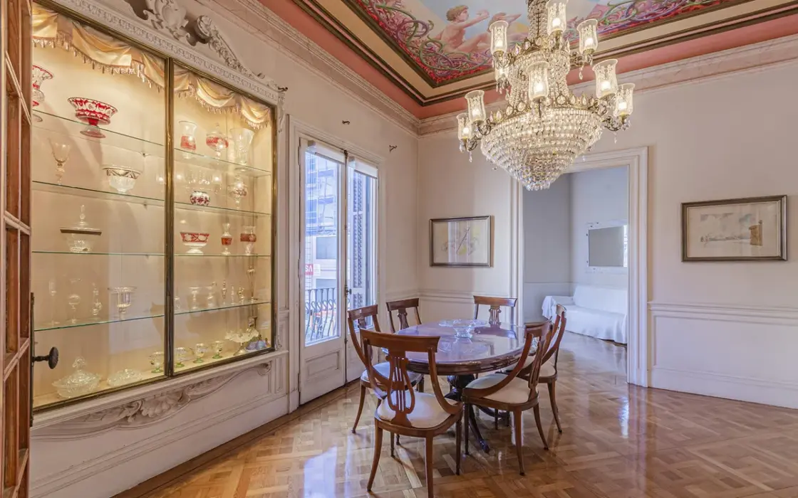 Квартира в Ешампле Дрета, Барселона, 3 спальні, стиль модернізм