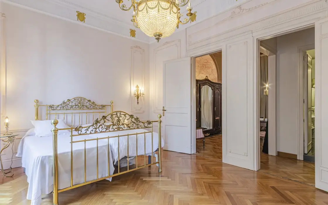 Квартира в Ешампле Дрета, Барселона, 3 спальні, стиль модернізм