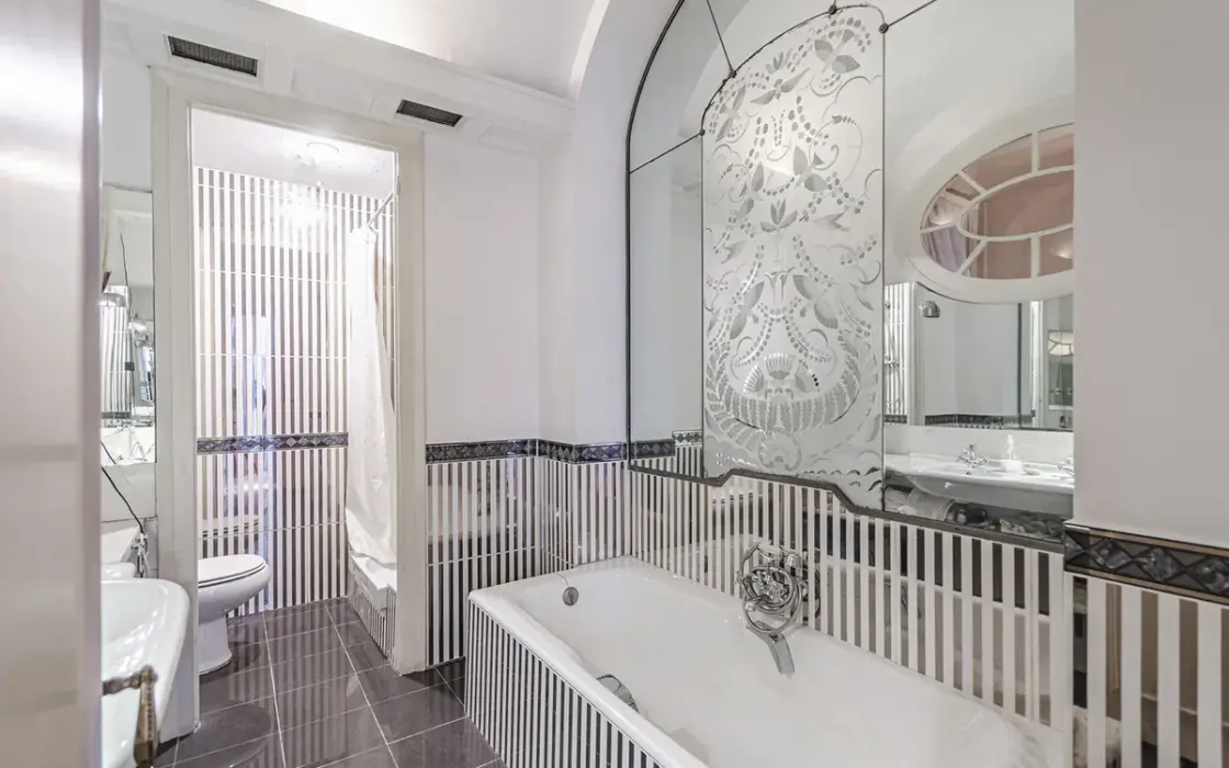 Квартира в Ешампле Дрета, Барселона, 3 спальні, стиль модернізм