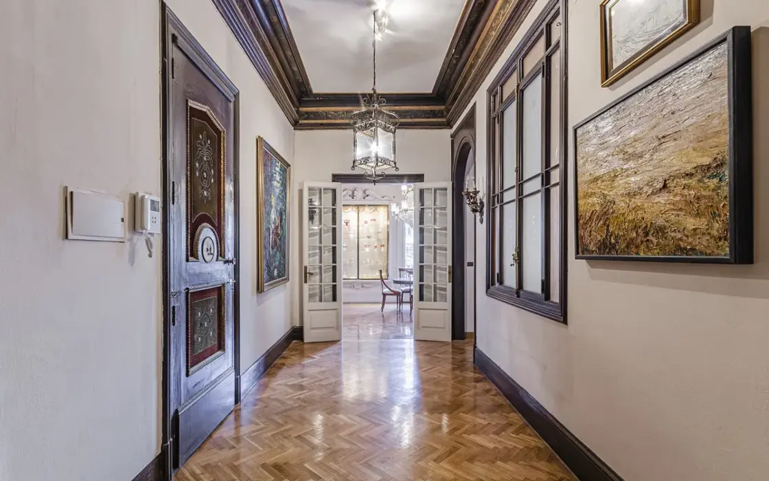 Квартира в Ешампле Дрета, Барселона, 3 спальні, стиль модернізм