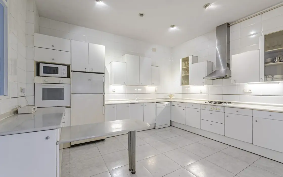 Квартира в Ешампле Дрета, Барселона, 3 спальні, стиль модернізм