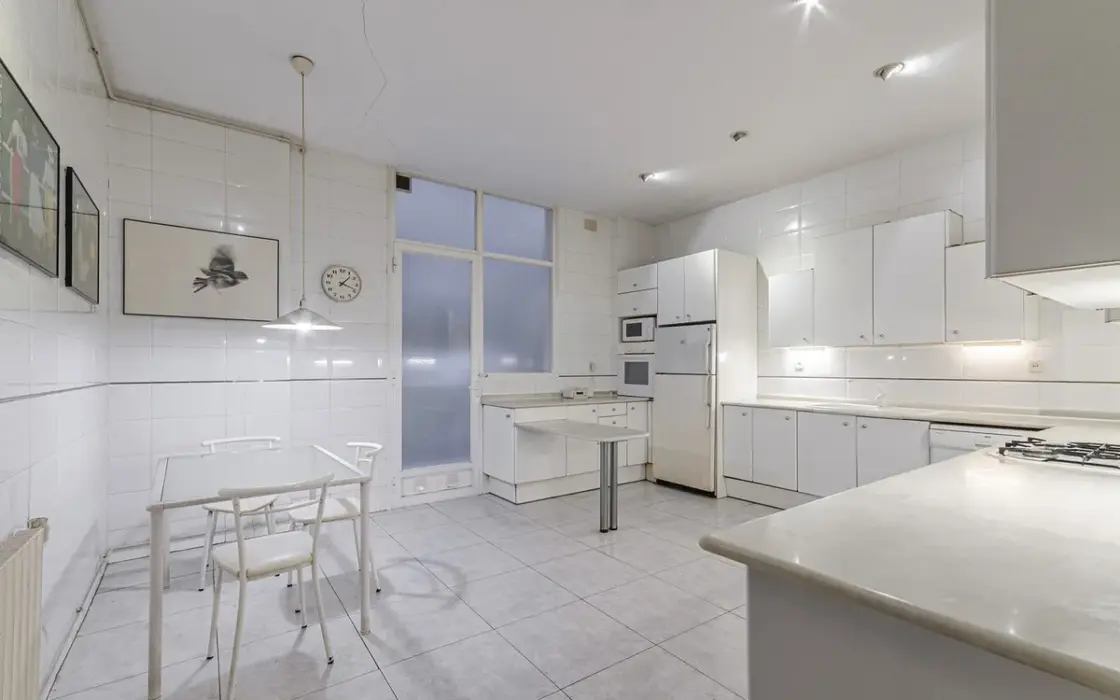 Квартира в Ешампле Дрета, Барселона, 3 спальні, стиль модернізм