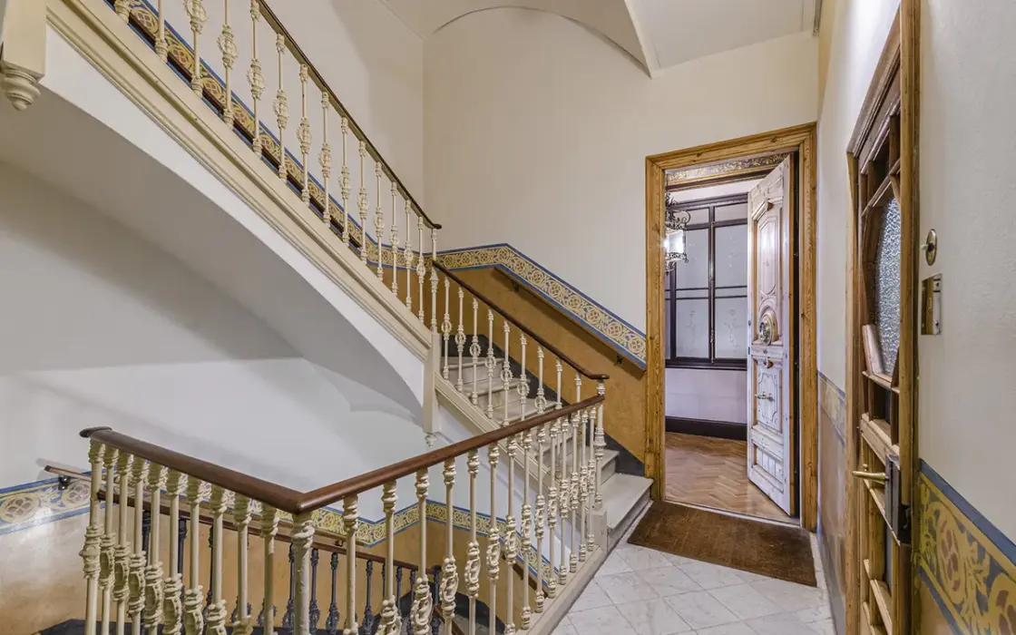 Квартира в Ешампле Дрета, Барселона, 3 спальні, стиль модернізм