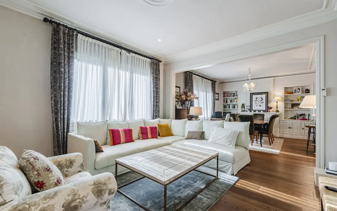 Просторная квартира в Барселоне 226 кв.м с террасой