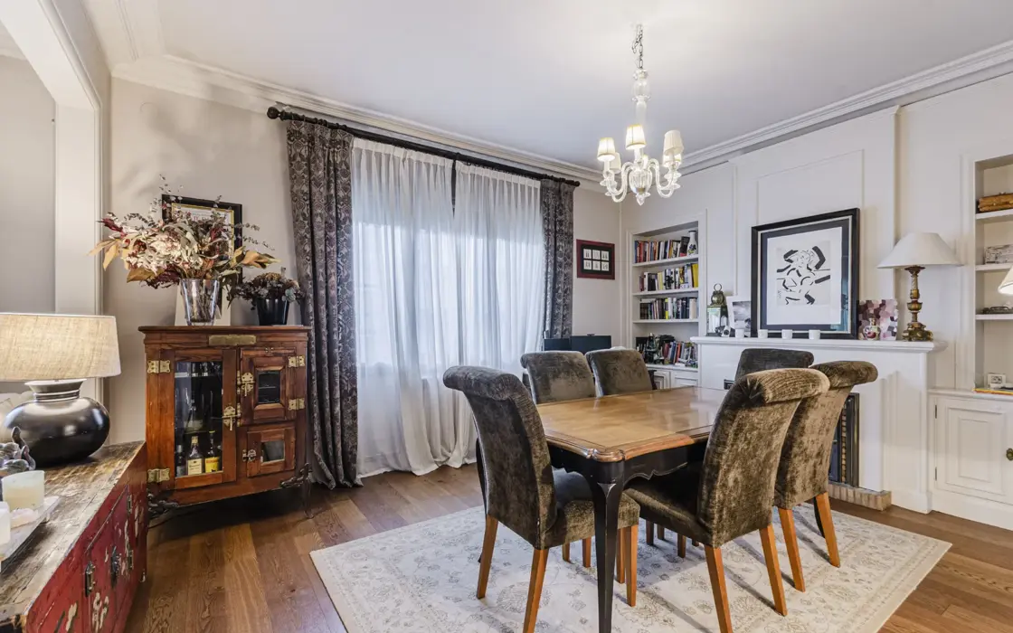 Просторная квартира в Барселоне 226 кв.м с террасой