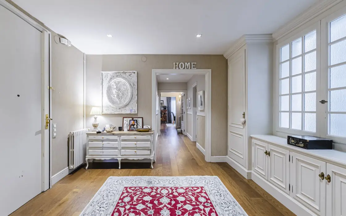 Просторная квартира в Барселоне 226 кв.м с террасой