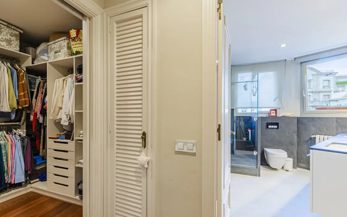 Просторная квартира в Барселоне 226 кв.м с террасой