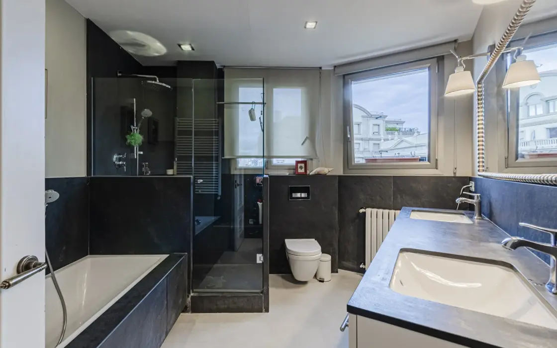 Просторная квартира в Барселоне 226 кв.м с террасой