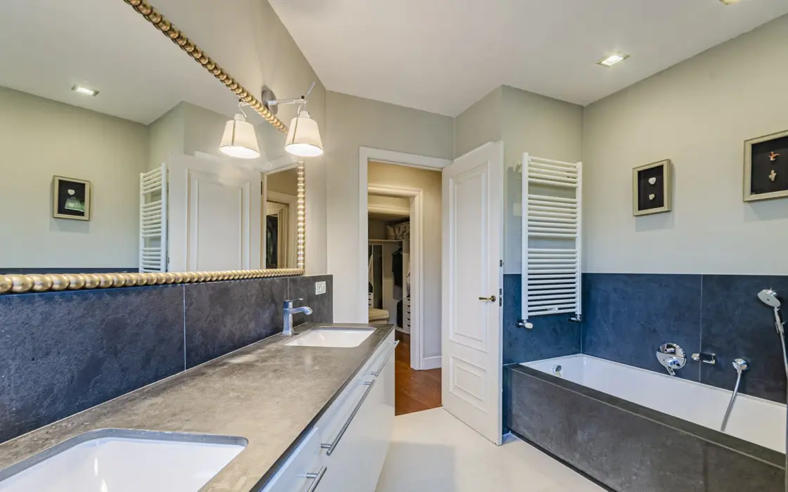 Просторная квартира в Барселоне 226 кв.м с террасой