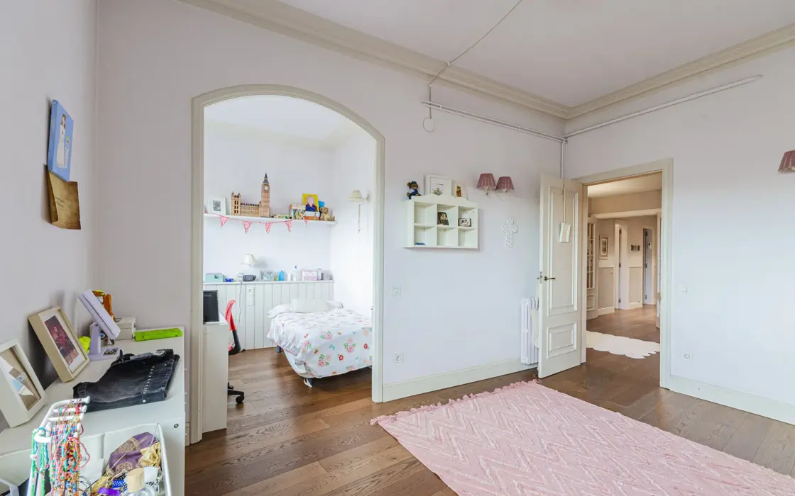 Просторная квартира в Барселоне 226 кв.м с террасой