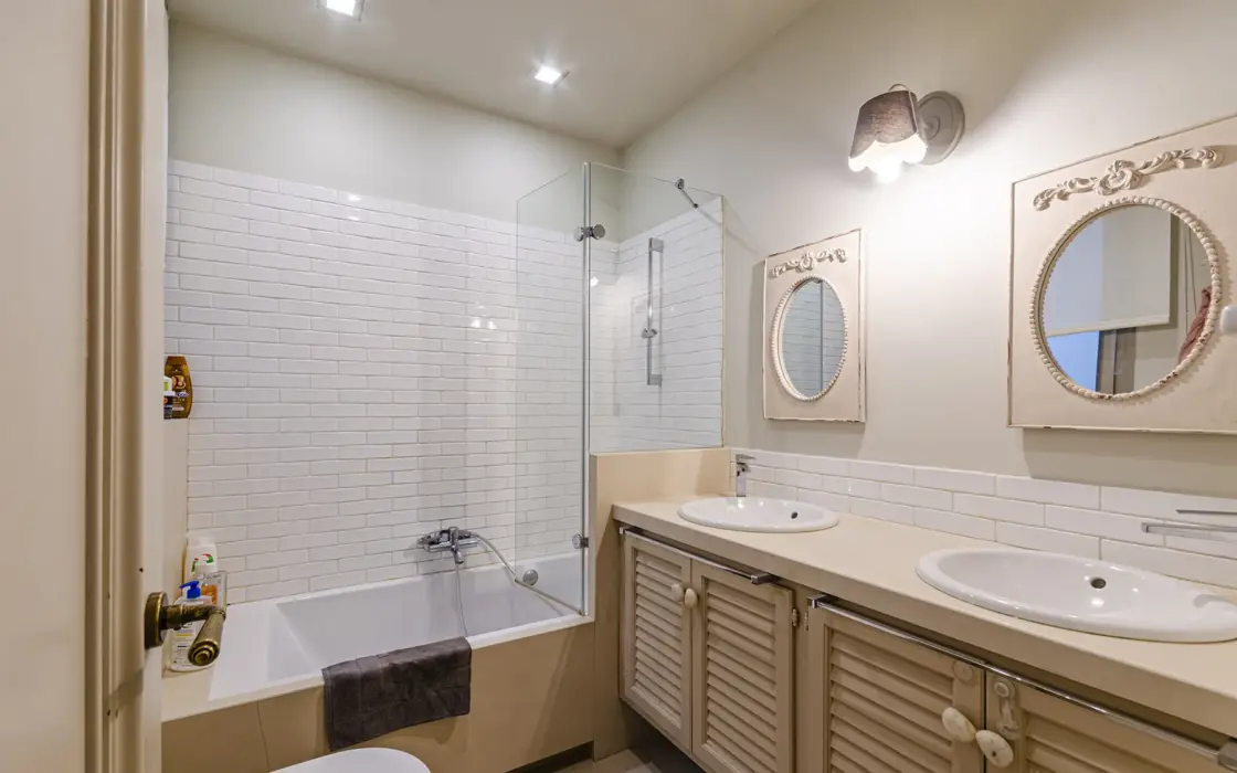 Просторная квартира в Барселоне 226 кв.м с террасой