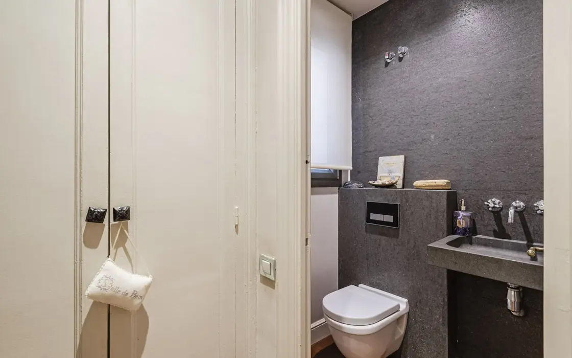 Просторная квартира в Барселоне 226 кв.м с террасой