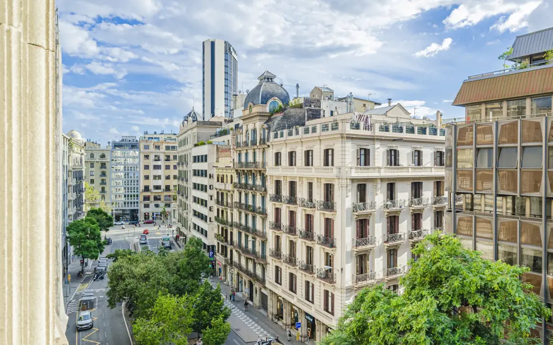 Просторная квартира в Барселоне 226 кв.м с террасой