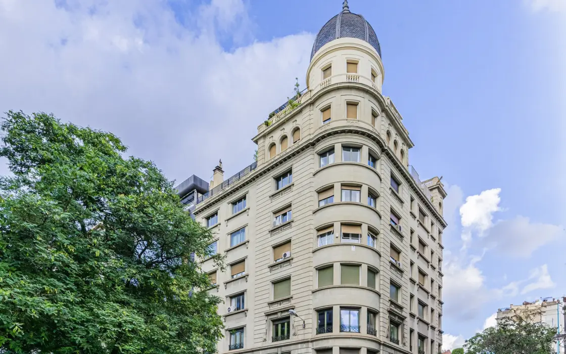 Просторная квартира в Барселоне 226 кв.м с террасой