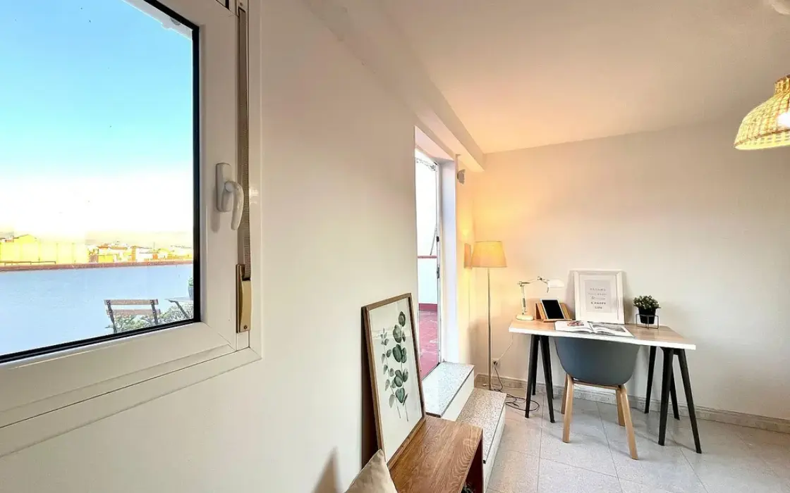 Пентхаус с террасой и видом на море в Барселоне 52 кв.м