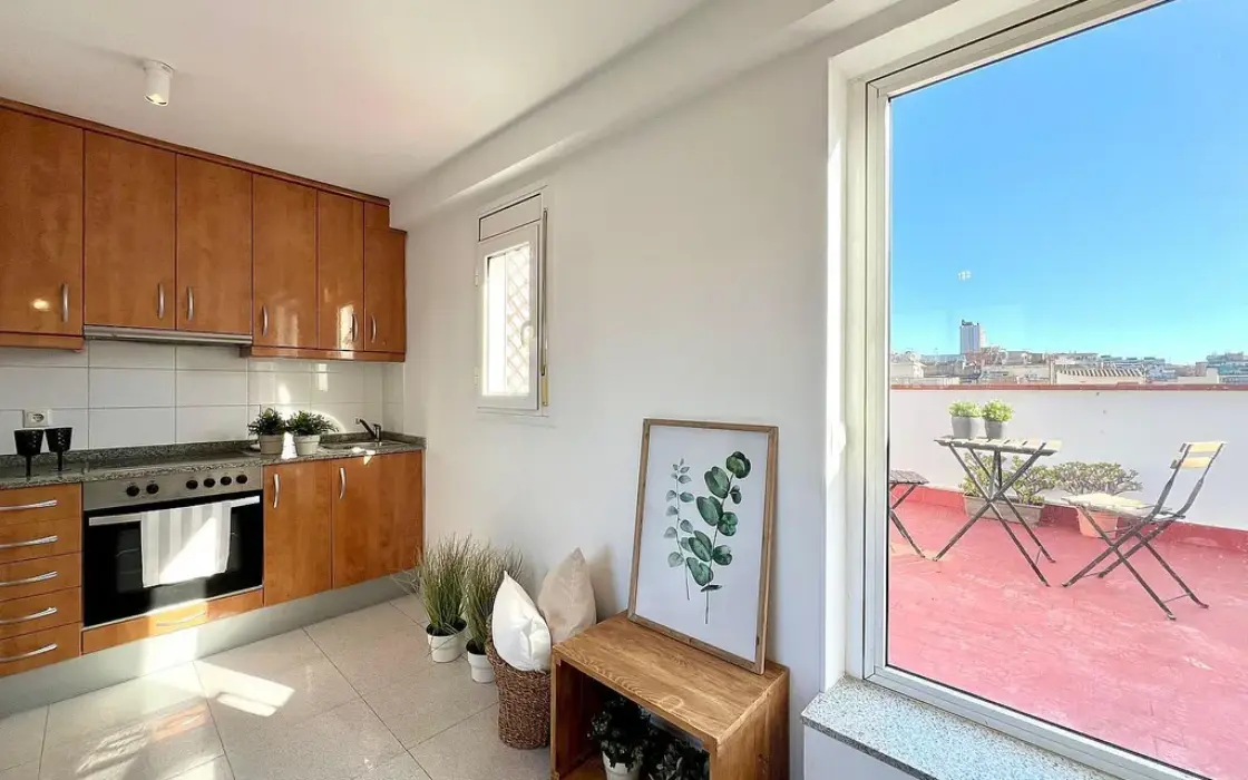 Пентхаус с террасой и видом на море в Барселоне 52 кв.м