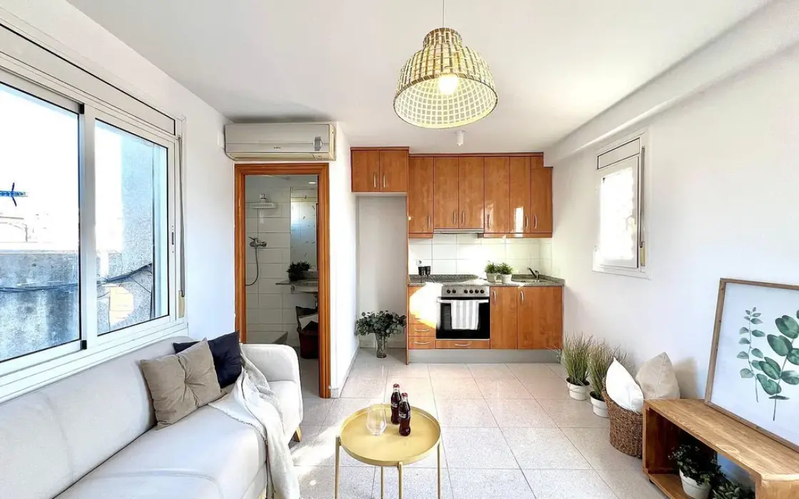 Пентхаус с террасой и видом на море в Барселоне 52 кв.м