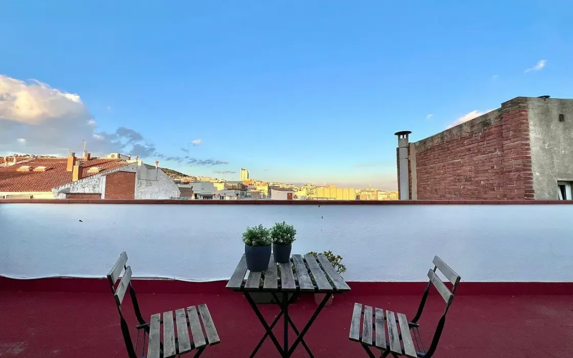 Пентхаус с террасой и видом на море в Барселоне 52 кв.м