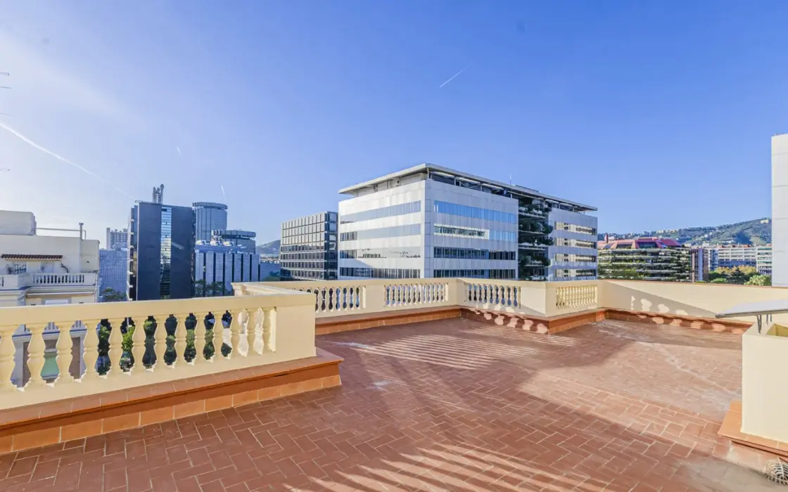 Пентхаус з терасами в Лес-Кортс, Барселона, 200 кв.м.