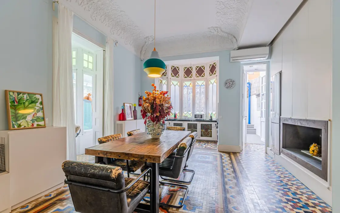 Елегантна квартира з терасою в Барселоні 137 кв.м