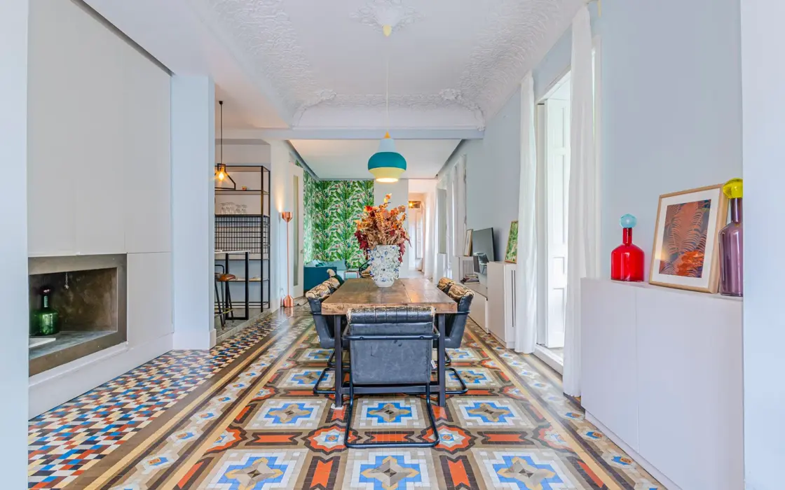 Елегантна квартира з терасою в Барселоні 137 кв.м