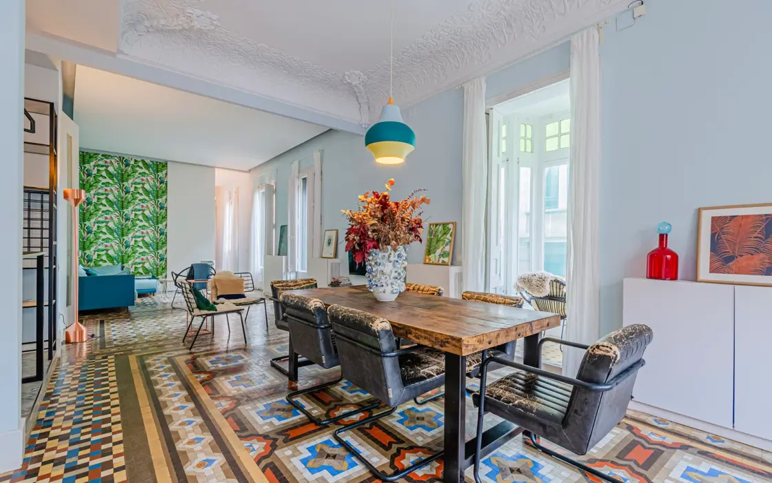 Елегантна квартира з терасою в Барселоні 137 кв.м