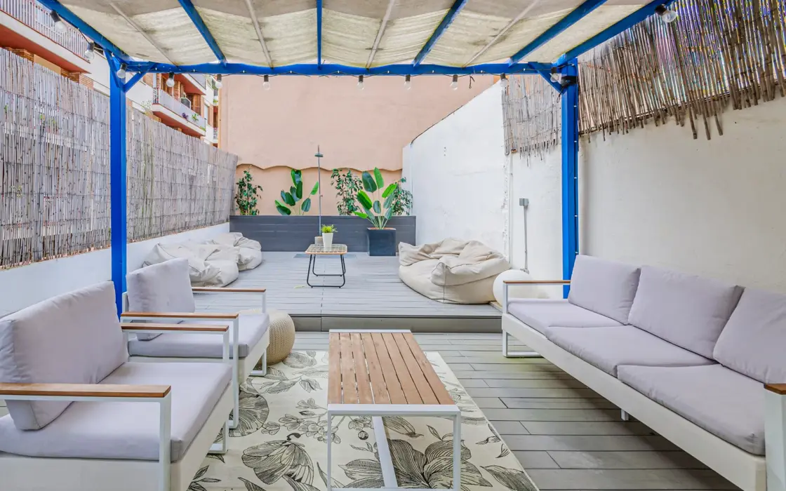 Елегантна квартира з терасою в Барселоні 137 кв.м