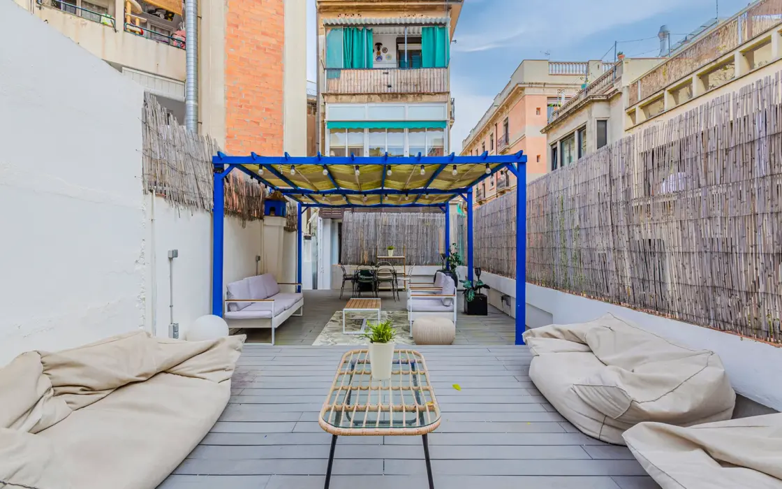 Елегантна квартира з терасою в Барселоні 137 кв.м