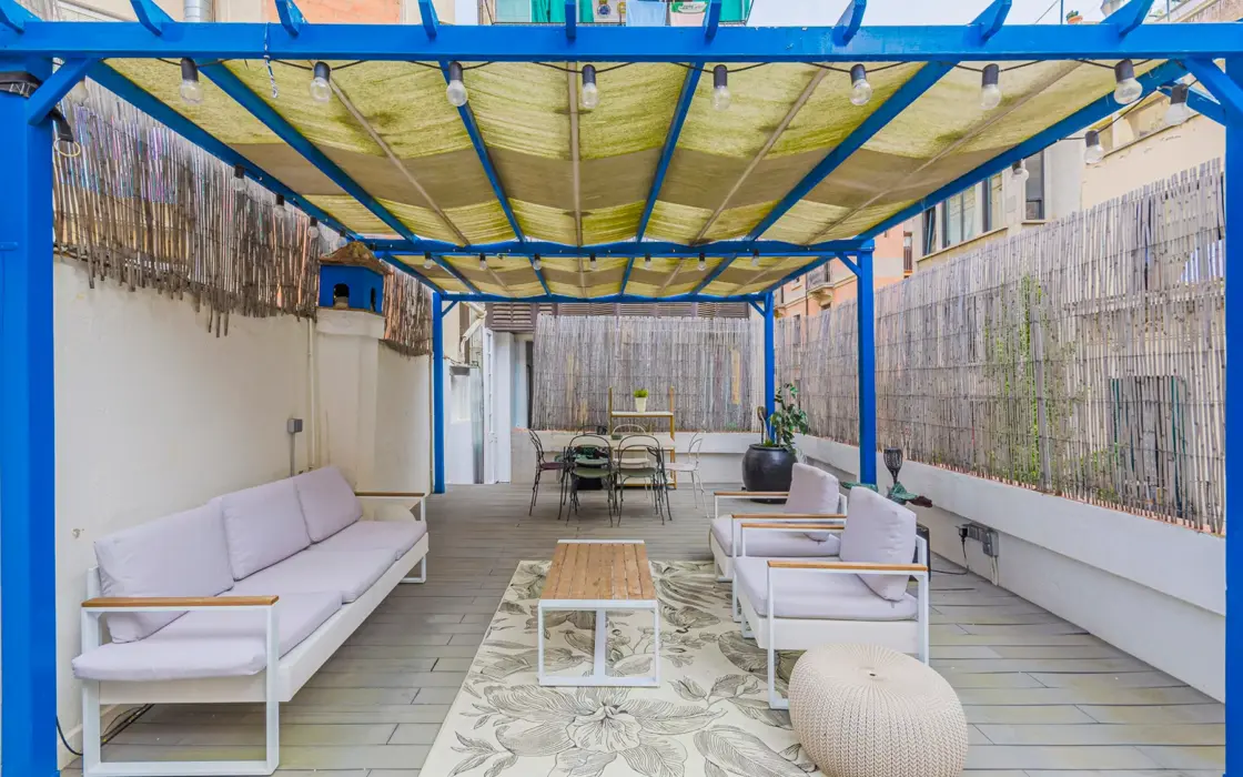 Елегантна квартира з терасою в Барселоні 137 кв.м