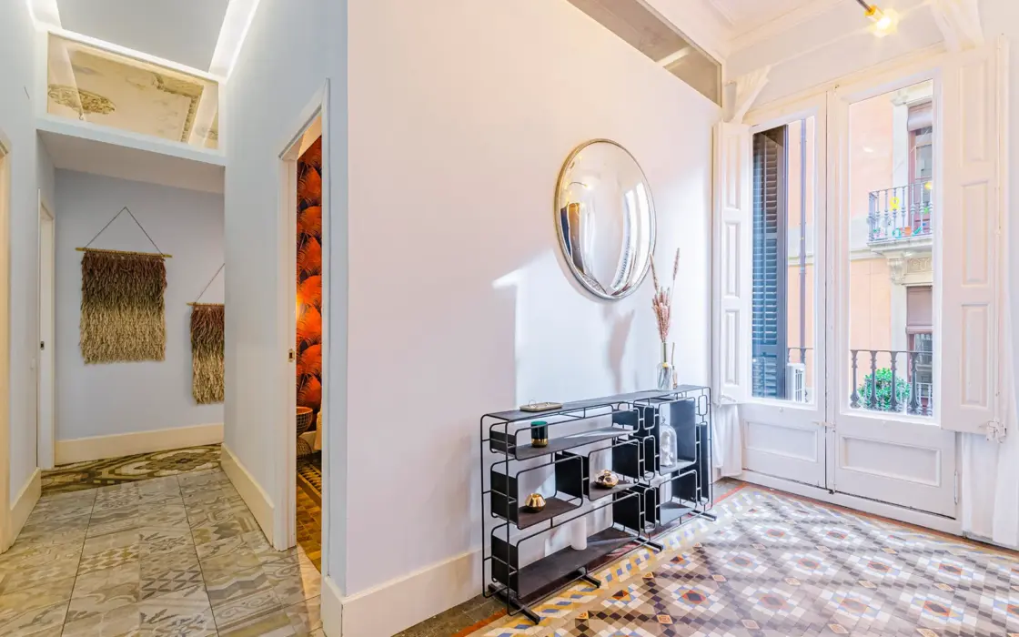 Елегантна квартира з терасою в Барселоні 137 кв.м