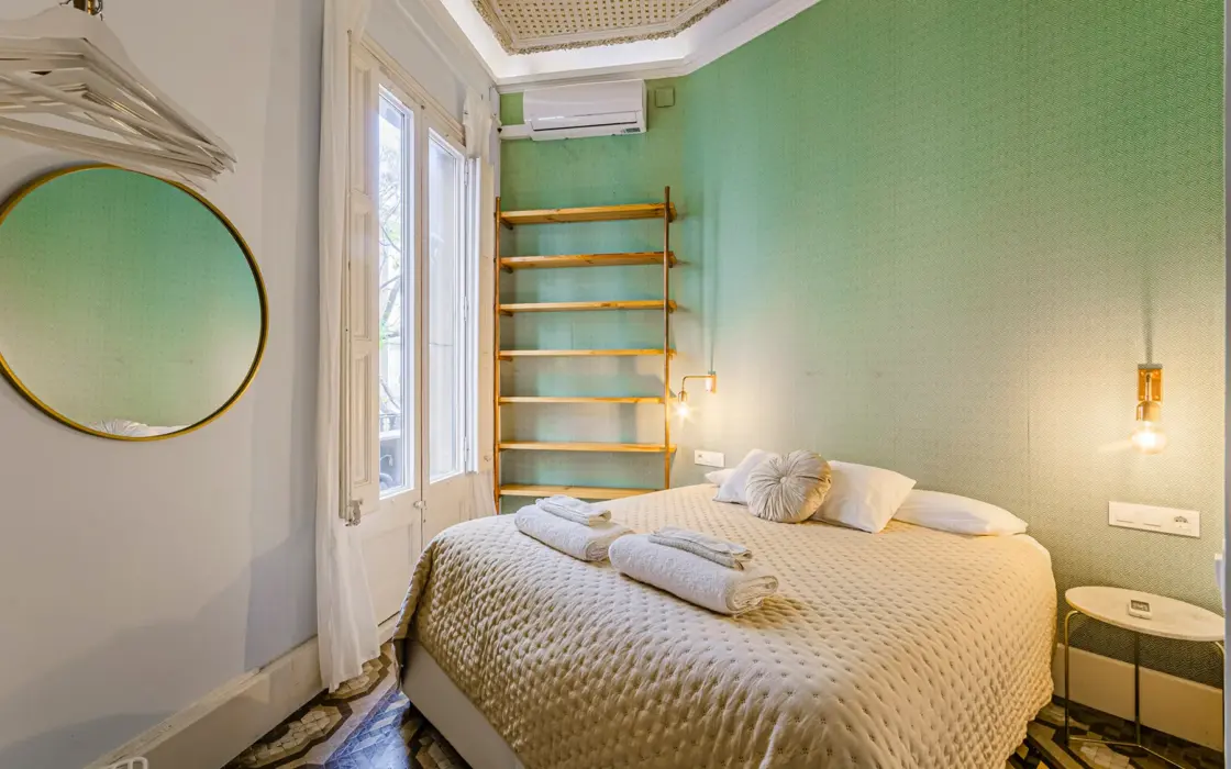 Елегантна квартира з терасою в Барселоні 137 кв.м