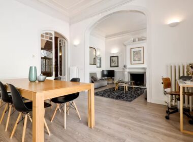 Елегантна квартира з терасою в центрі Барселони 4 кімнати