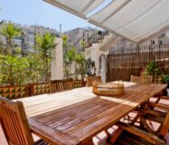 Елегантна квартира з терасою в центрі Барселони 4 кімнати