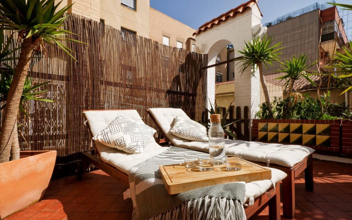 Елегантна квартира з терасою в центрі Барселони 4 кімнати