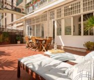 Елегантна квартира з терасою в центрі Барселони 4 кімнати