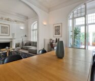 Елегантна квартира з терасою в центрі Барселони 4 кімнати