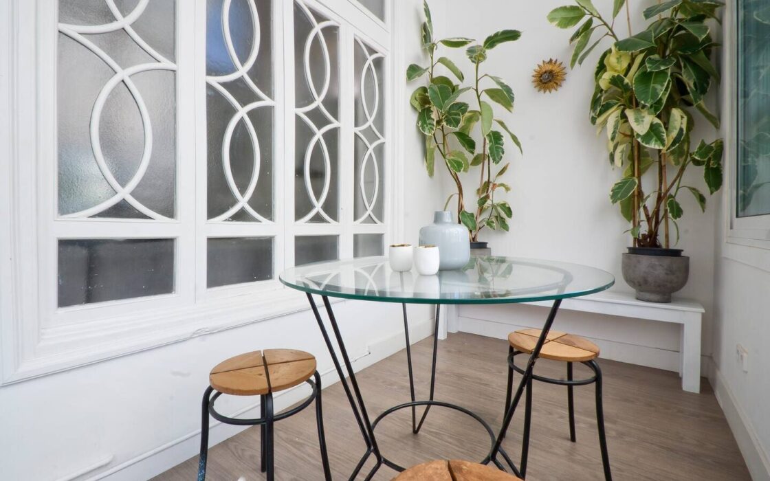 Елегантна квартира з терасою в центрі Барселони 4 кімнати