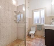 Елегантна квартира з терасою в центрі Барселони 4 кімнати