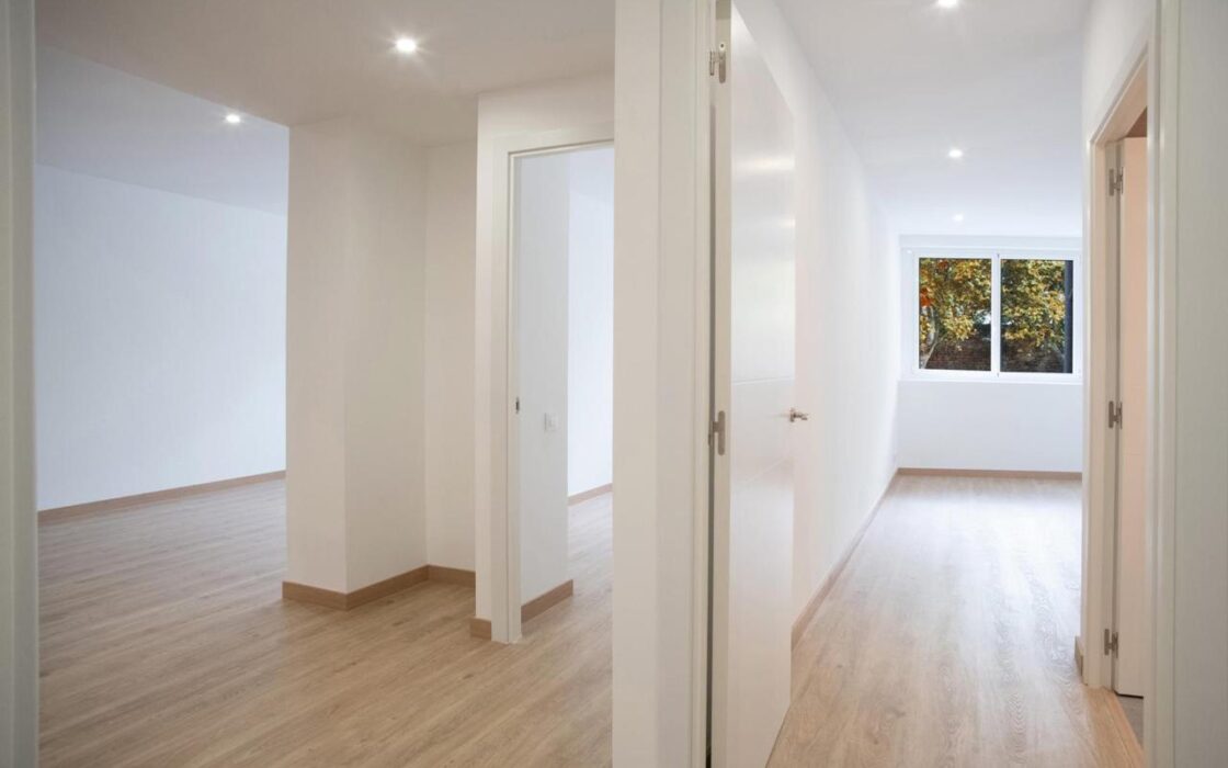 Стильная квартира у моря в Барселоне, 2 спальни, после реновации