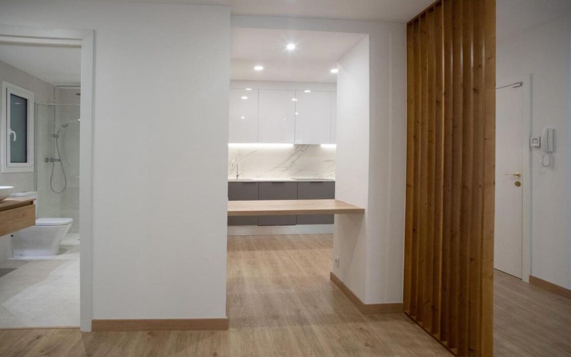 Стильная квартира у моря в Барселоне, 2 спальни, после реновации