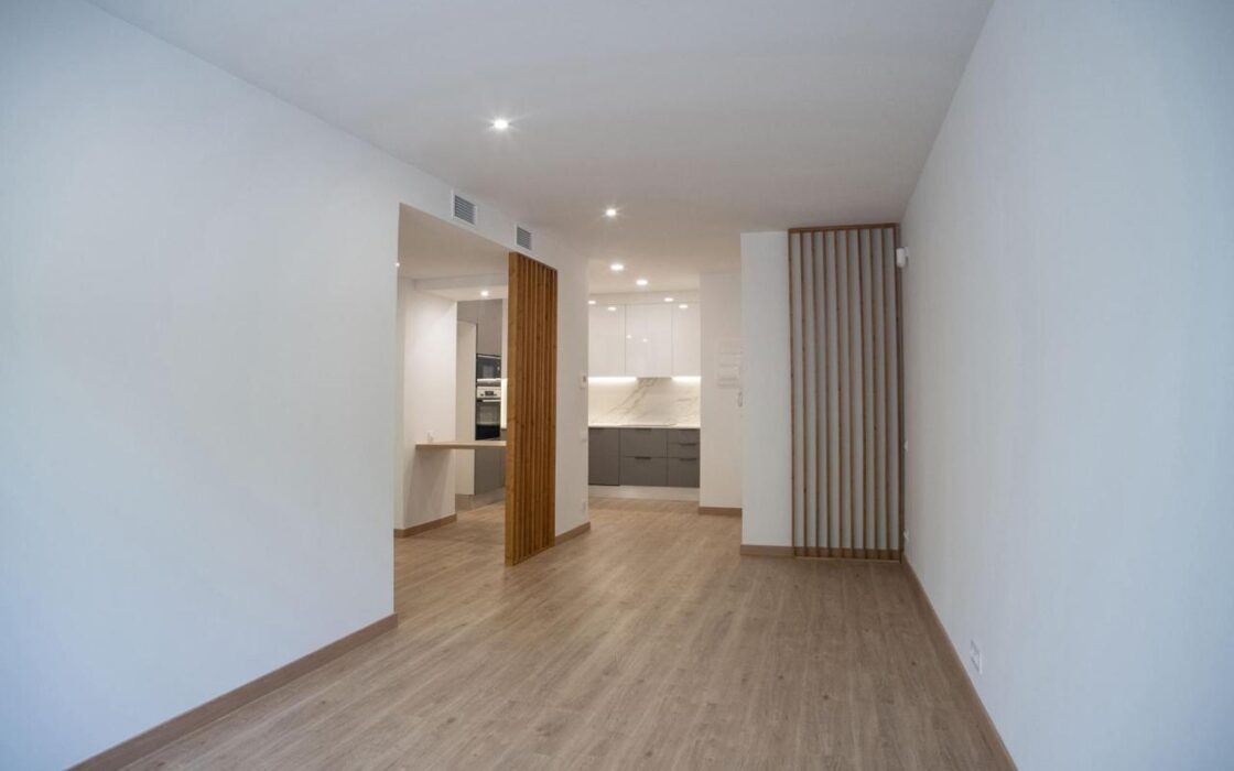 Стильная квартира у моря в Барселоне, 2 спальни, после реновации