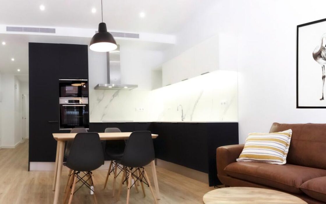 Квартира з 2 спальнями в Сантс-Монжуїке, Барселона