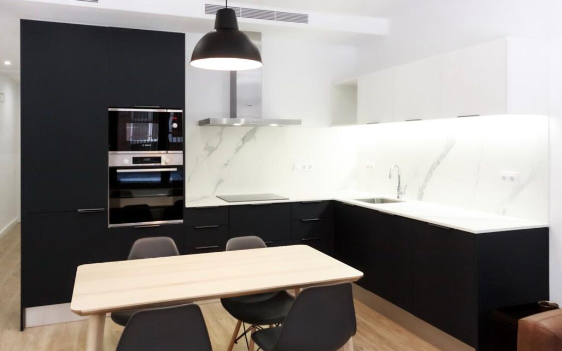 Квартира з 2 спальнями в Сантс-Монжуїке, Барселона