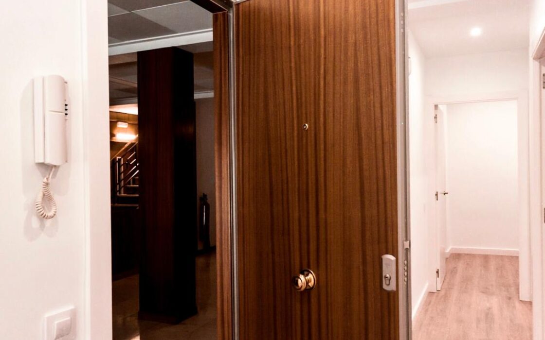 Квартира з 2 спальнями в Сантс-Монжуїке, Барселона