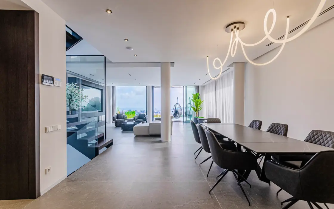 Розкішна вілла 710 кв.м з терасою в Саррії, Барселона