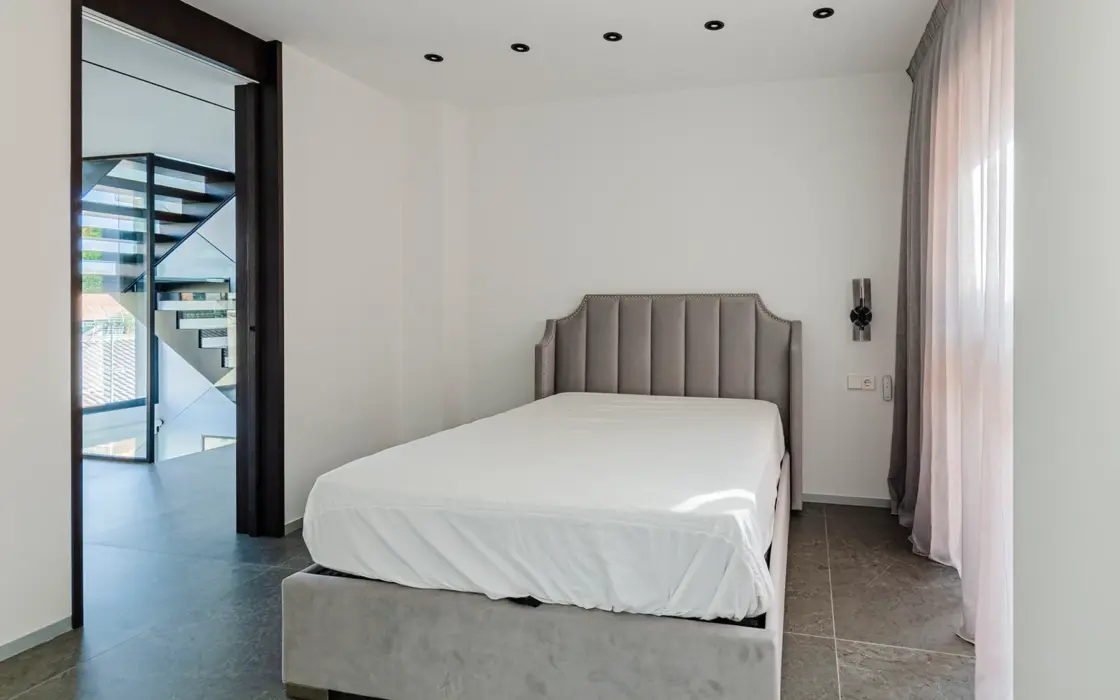 Розкішна вілла 710 кв.м з терасою в Саррії, Барселона