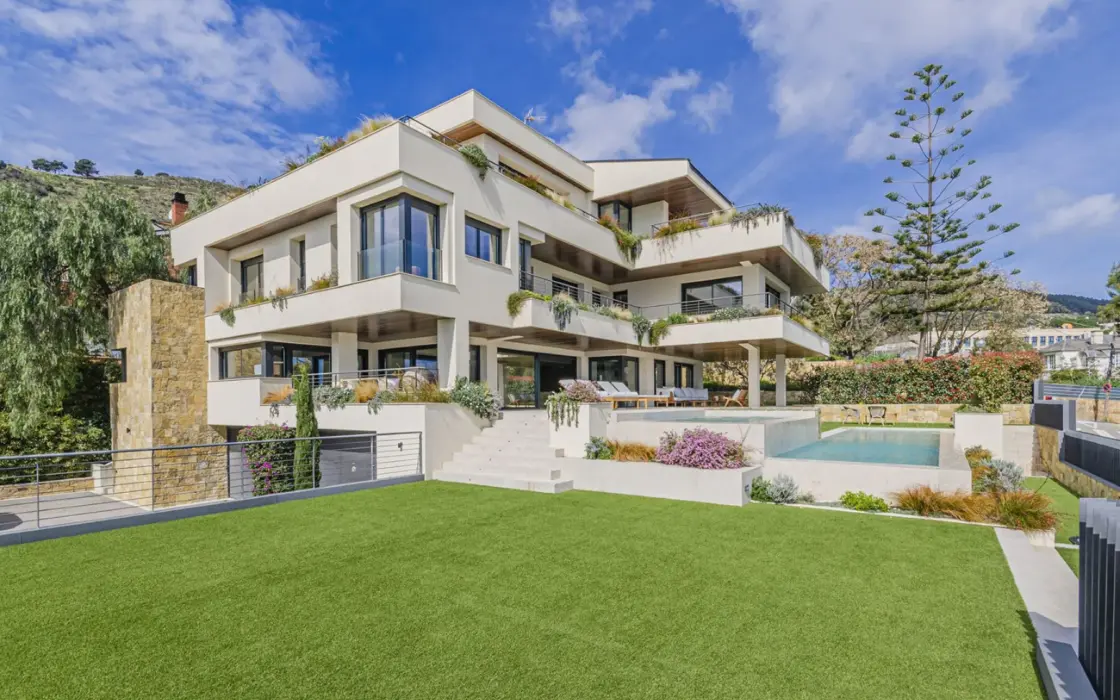 Элитная вилла с панорамным видом в Педральбесе, Барселона