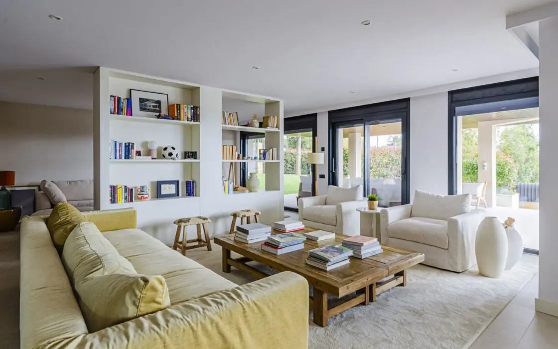 Элитная вилла с панорамным видом в Педральбесе, Барселона